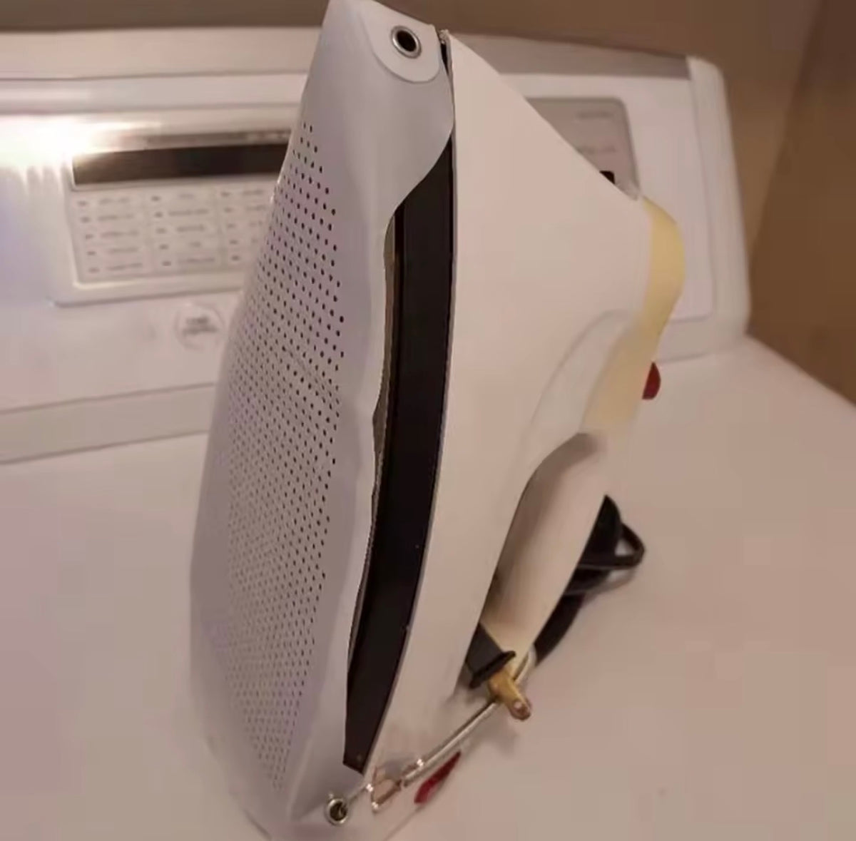 Universal Iron Protective Cover Shield, Iron Board Shoe Covers, Ironing Cloth to Protect Clothes, Electric Irons Protector Pads